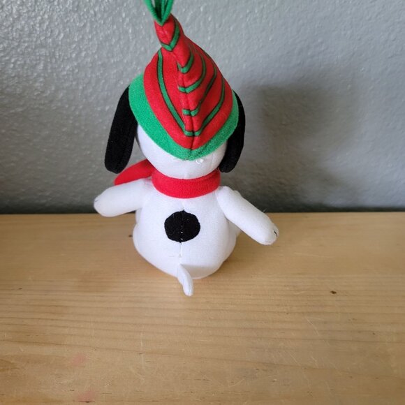 Peanuts Snoopy Plush With Holiday Hat & Scarf Whitmans Candies - Picture 4 of 8